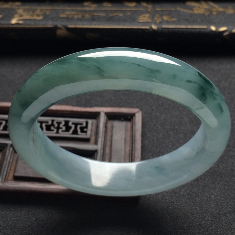 （超值推荐）糯冰种飘花手镯（57.6mm）