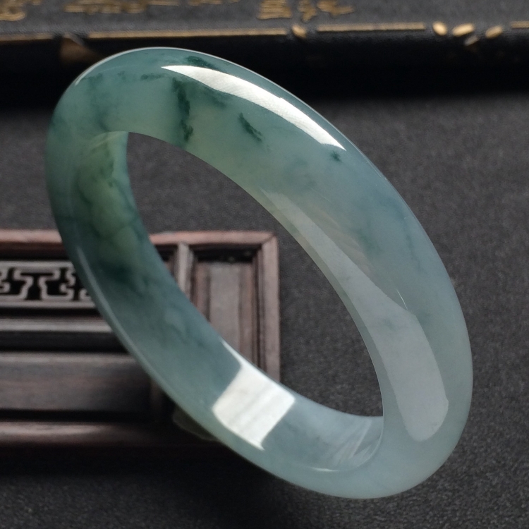 （超值推荐）糯冰种飘花手镯（57.6mm）