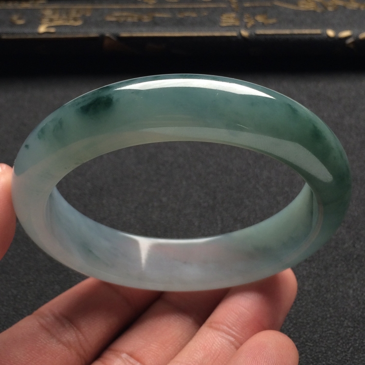 （超值推荐）糯冰种飘花手镯（57.6mm）