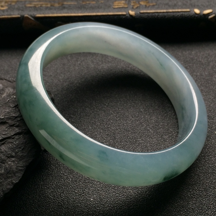 （超值推荐）糯冰种飘花手镯（57.6mm）
