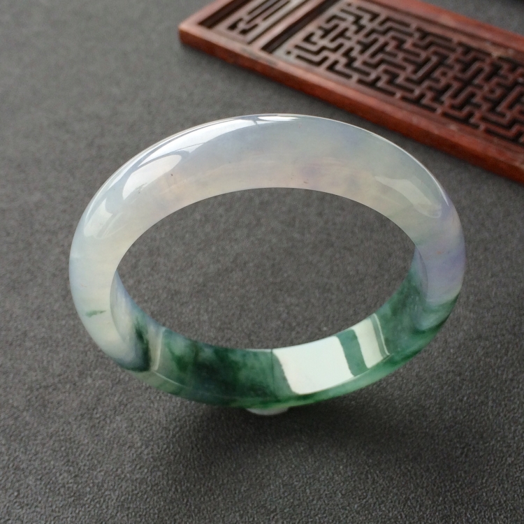 (超值推荐)冰种飘花略带紫罗兰手镯(56.2mm)