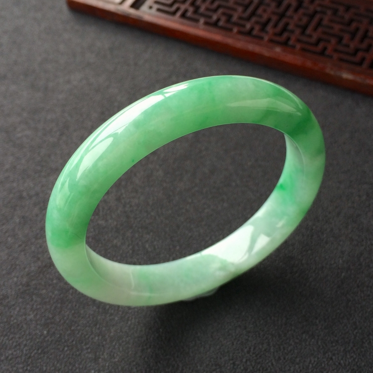 ( 超值推荐)糯冰种飘翠手镯(55mm)