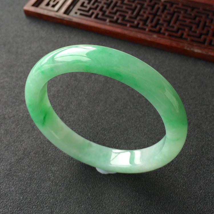 ( 超值推荐)糯冰种飘翠手镯(55mm)