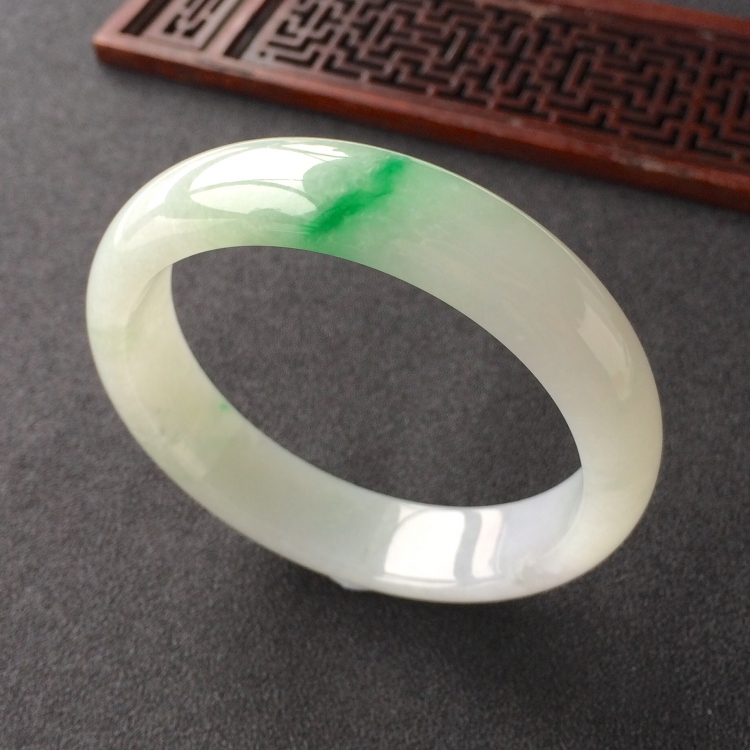 (超值推荐)糯冰种飘翠手镯(59.6mm)