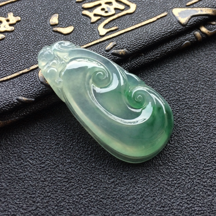 (超值推荐)冰种飘绿花如意挂件
