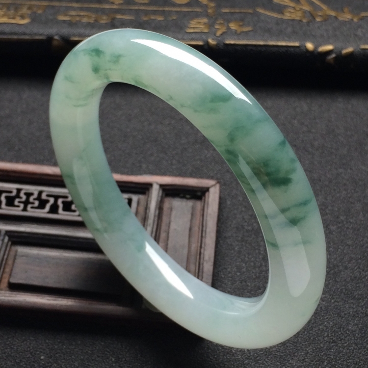 （超值推荐）糯冰种飘花圆条手镯（56mm）