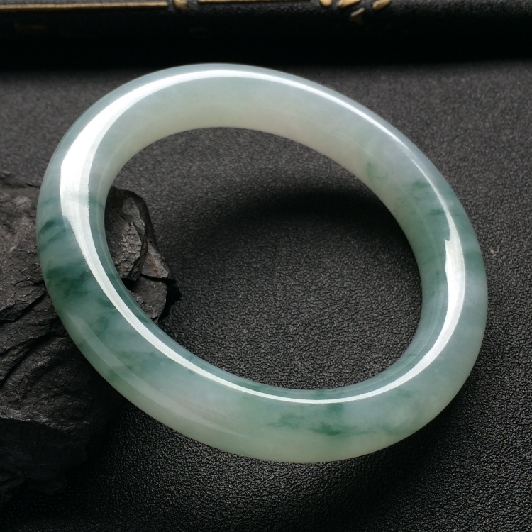（超值推荐）糯冰种飘花圆条手镯（56mm）