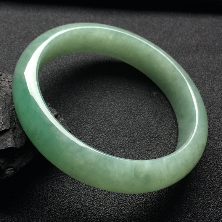 （超值推荐）糯冰种晴水手镯（60.4mm）