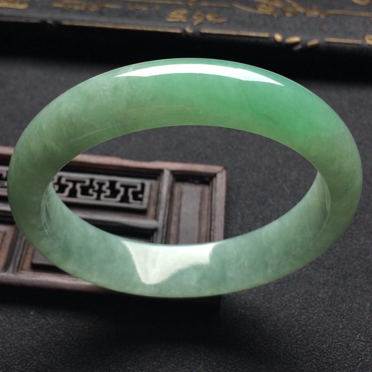 （超值推荐）糯冰种晴水手镯（60.4mm）