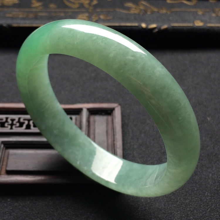 （超值推荐）糯冰种晴水手镯（60.4mm）