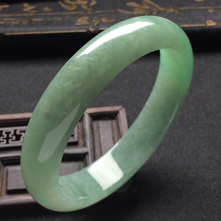 （超值推荐）糯冰种晴水手镯（60.4mm）