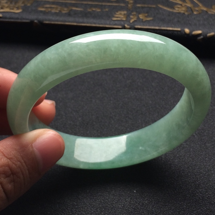 （超值推荐）糯冰种晴水手镯（60.4mm）