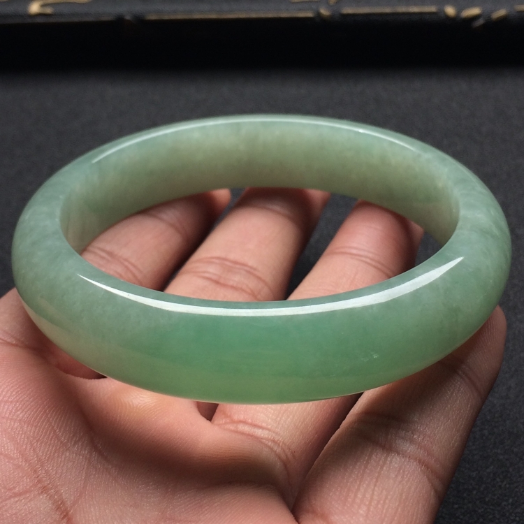 （超值推荐）糯冰种晴水手镯（60.4mm）