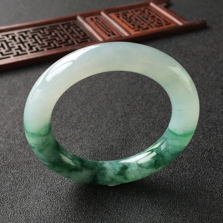 (超值推荐)糯冰种飘花圆条手镯(54.1mm)