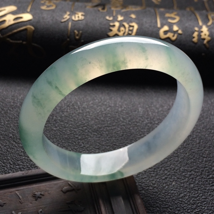 （超值推荐）冰种飘花手镯（57mm）