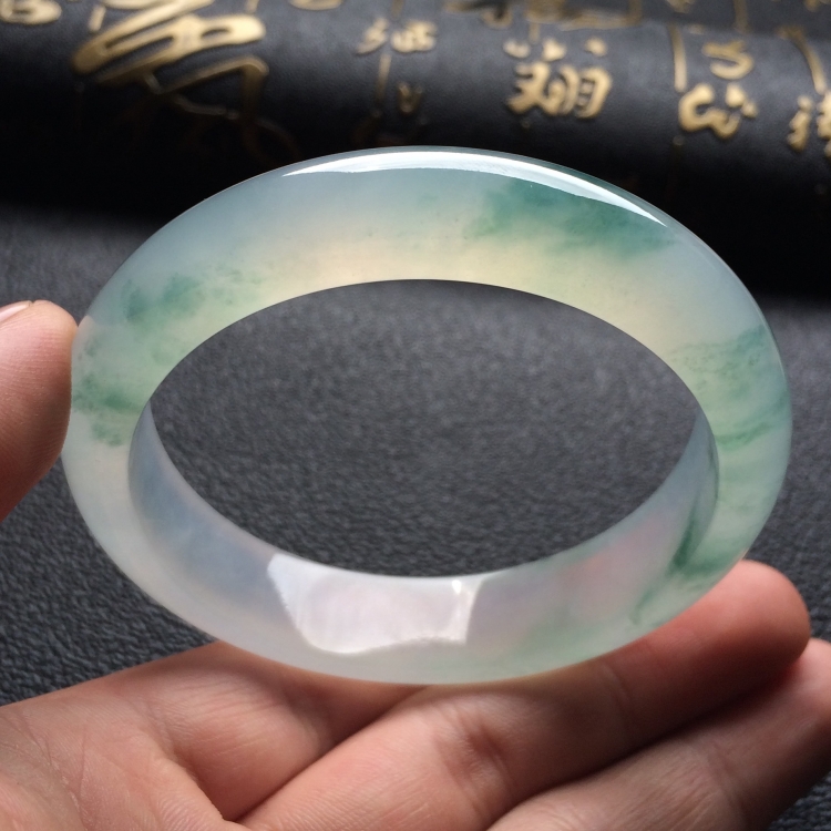 （超值推荐）冰种飘花手镯（57mm）