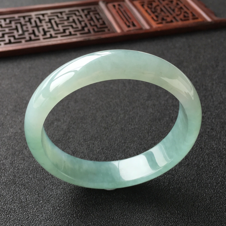 (超值推荐)糯冰种晴水手镯(60mm)