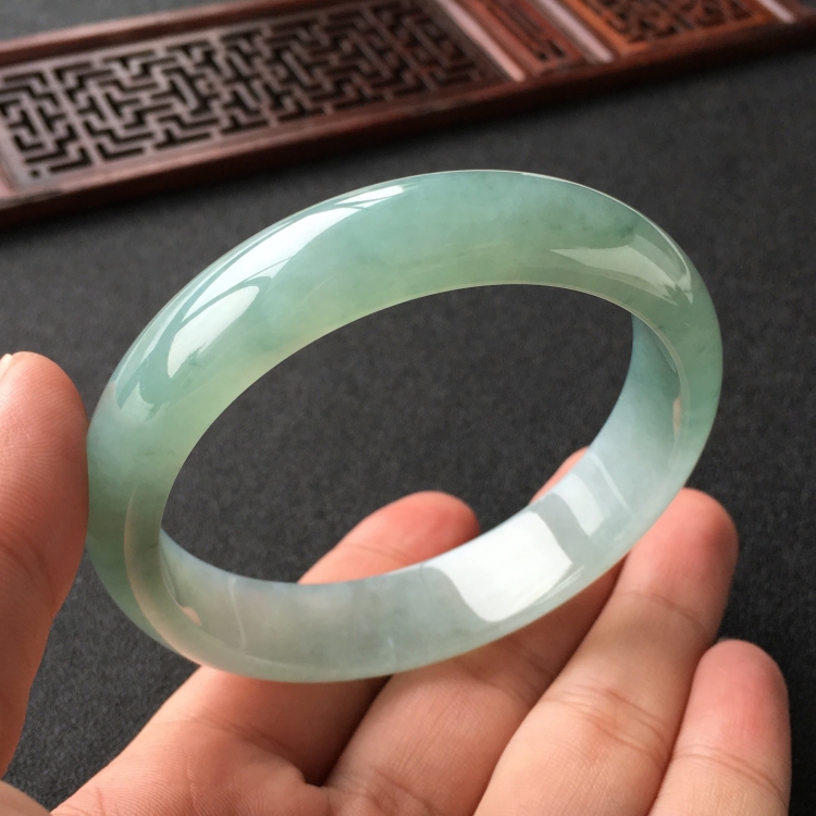 (超值推荐)糯冰种晴水手镯(60mm)
