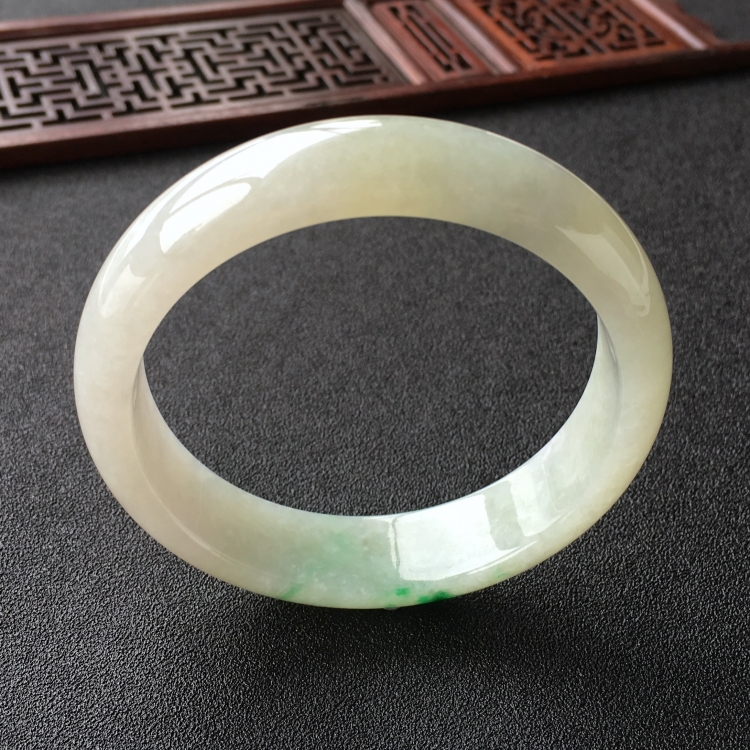 (超值推荐)糯冰种飘翠手镯(57.6mm)