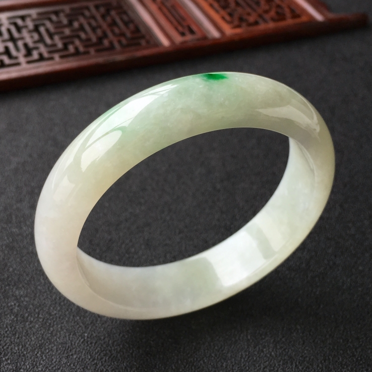 (超值推荐)糯冰种飘翠手镯(57.6mm)