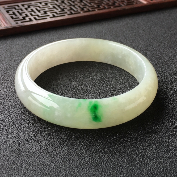 (超值推荐)糯冰种飘翠手镯(57.6mm)
