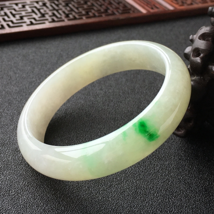 (超值推荐)糯冰种飘翠手镯(57.6mm)
