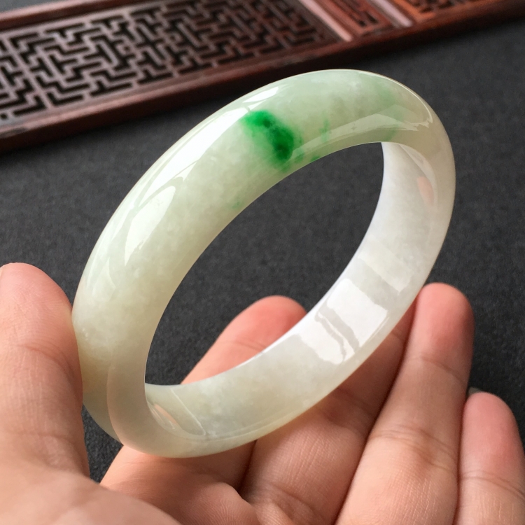 (超值推荐)糯冰种飘翠手镯(57.6mm)