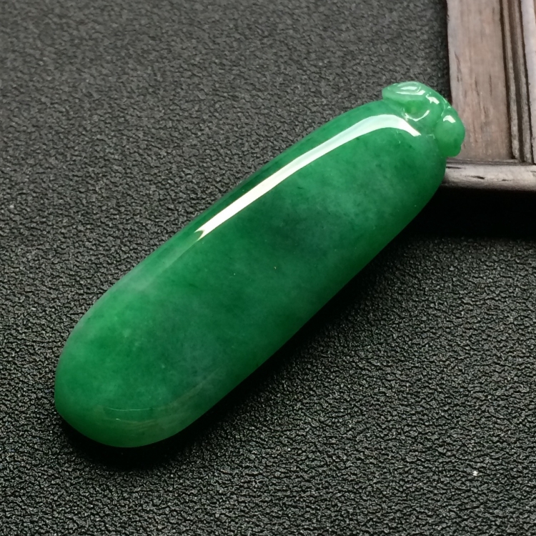 （超值推荐）糯冰种豆绿福瓜挂件