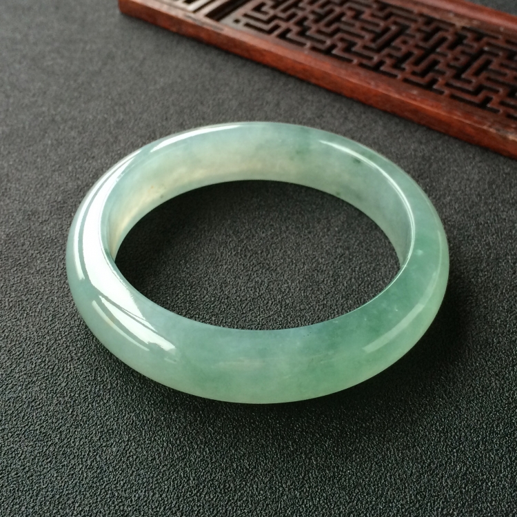 (超值推荐)冰种晴水飘花手镯(57.4mm)