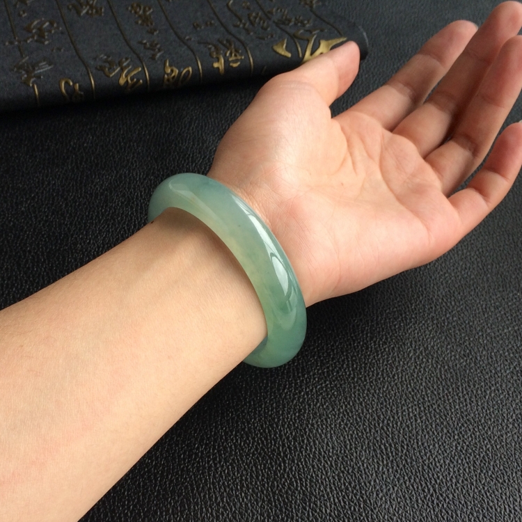 (超值推荐)冰种晴水飘花手镯(57.4mm)