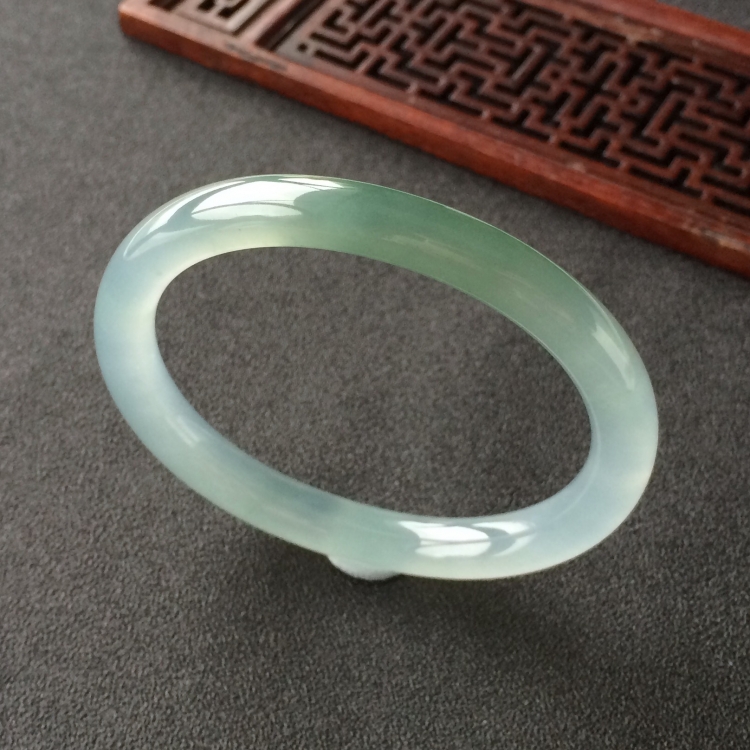 (超值推荐)冰种飘花贵妃镯(55mm-47.6mm)