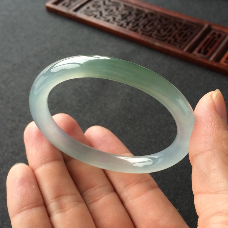 (超值推荐)冰种飘花贵妃镯(55mm-47.6mm)