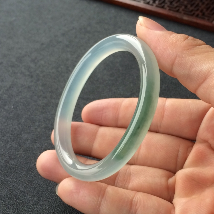 (超值推荐)冰种飘花贵妃镯(55mm-47.6mm)