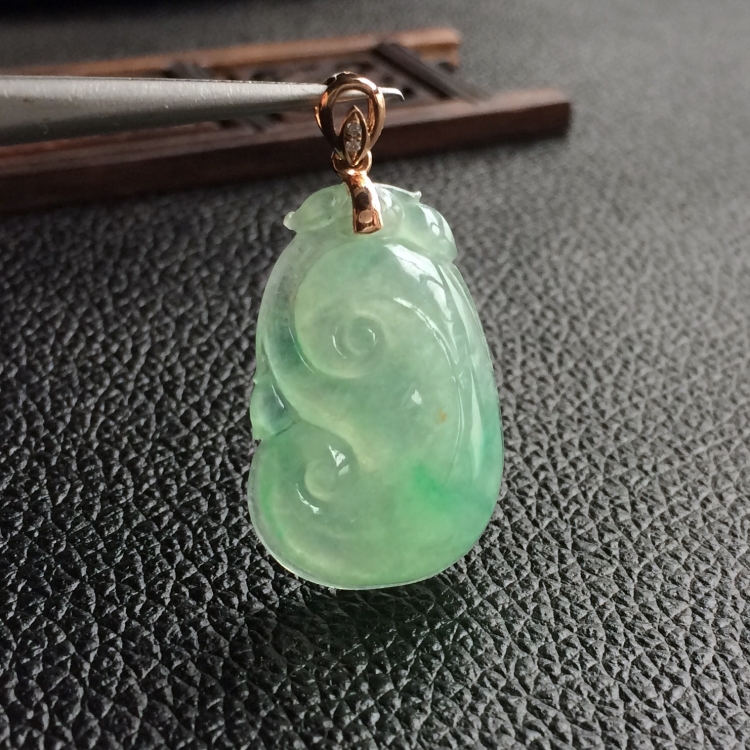 (超值推荐)冰种飘翠如意挂件(金扣)