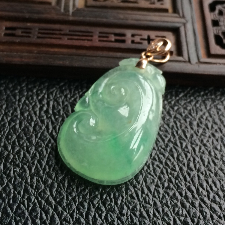 (超值推荐)冰种飘翠如意挂件(金扣)