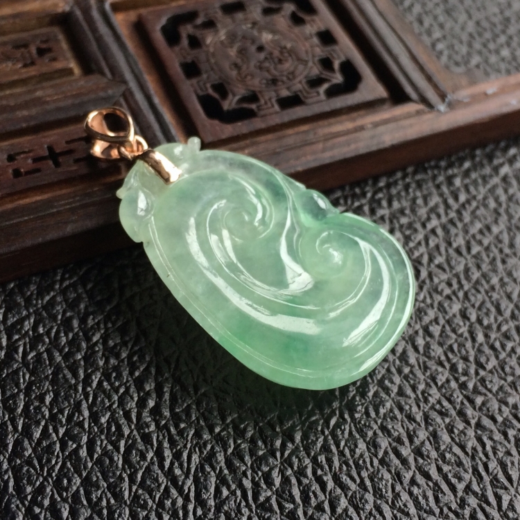 (超值推荐)冰种飘翠如意挂件(金扣)