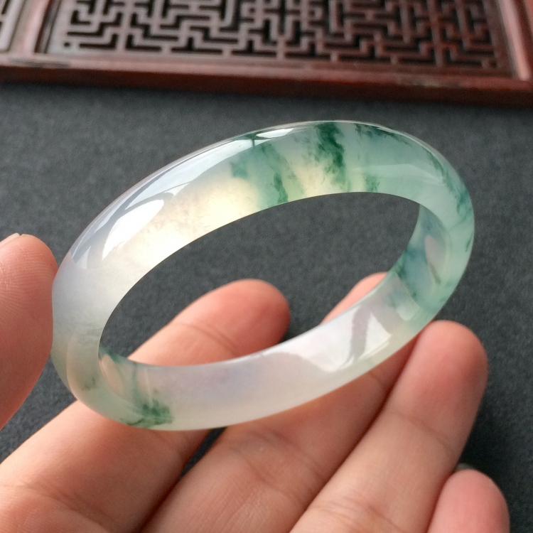 (超值推荐)冰种飘花贵妃镯(50.5mm-45.5mm)