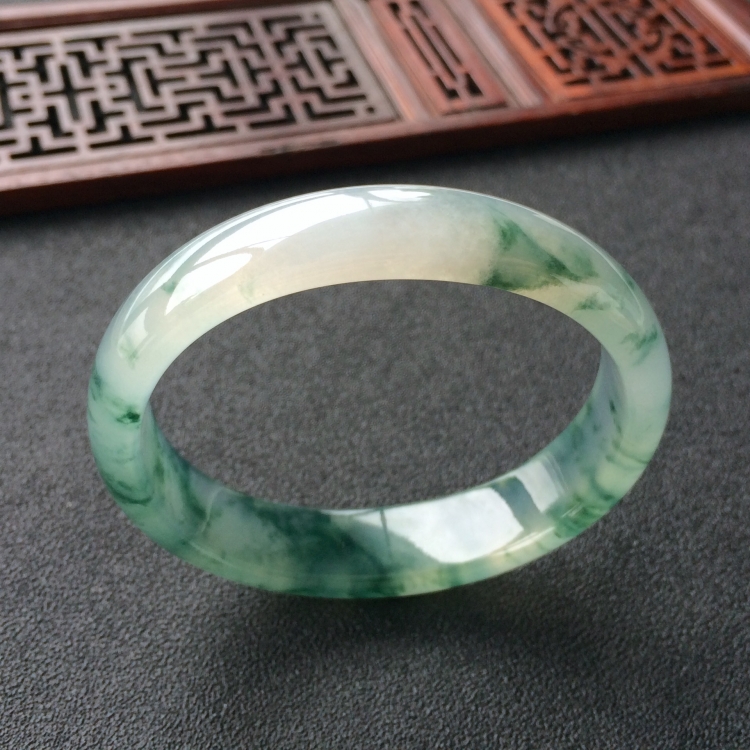 (超值推荐)冰种飘花贵妃镯(50.8mm-44.8mm)