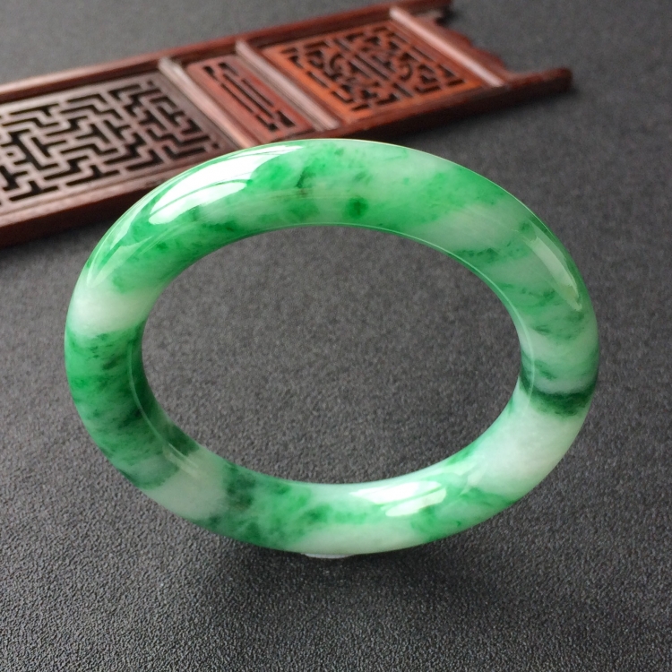 (超值推荐)糯冰种飘翠圆条手镯(54.1mm)