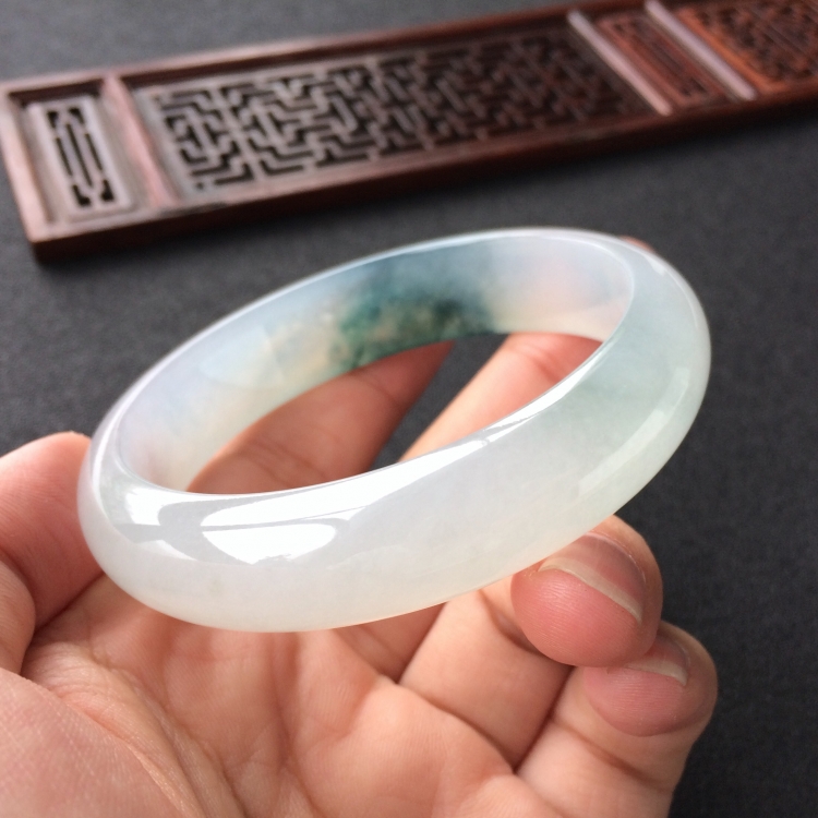 (超值推荐)冰种飘花手镯(58mm)