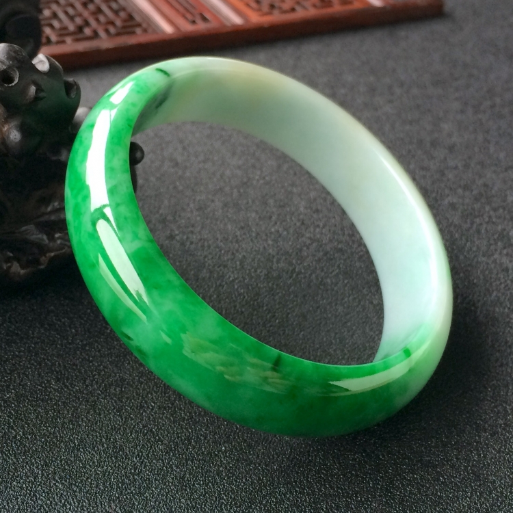 (超值推荐)糯冰种翠色手镯(59.6mm)