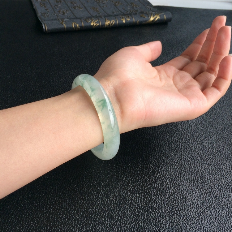 (超值推荐)冰种飘花手镯(57.4mm)