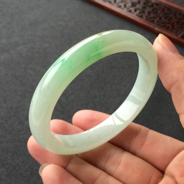 (超值推荐)糯冰种黄加绿手镯(58.7mm)