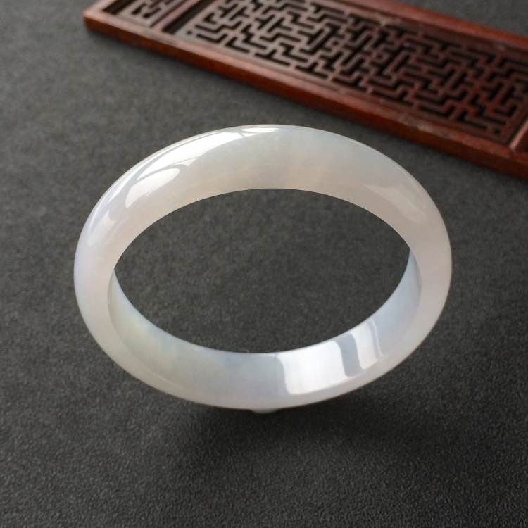(超值推荐)糯冰种淡紫罗兰手镯(55.8mm)