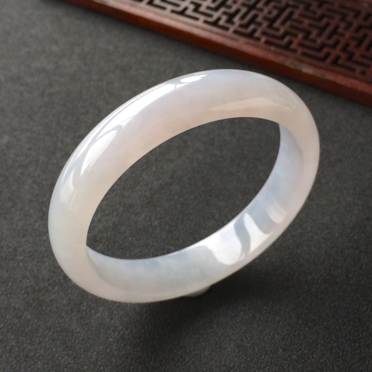 (超值推荐)糯冰种淡紫罗兰手镯(55.8mm)