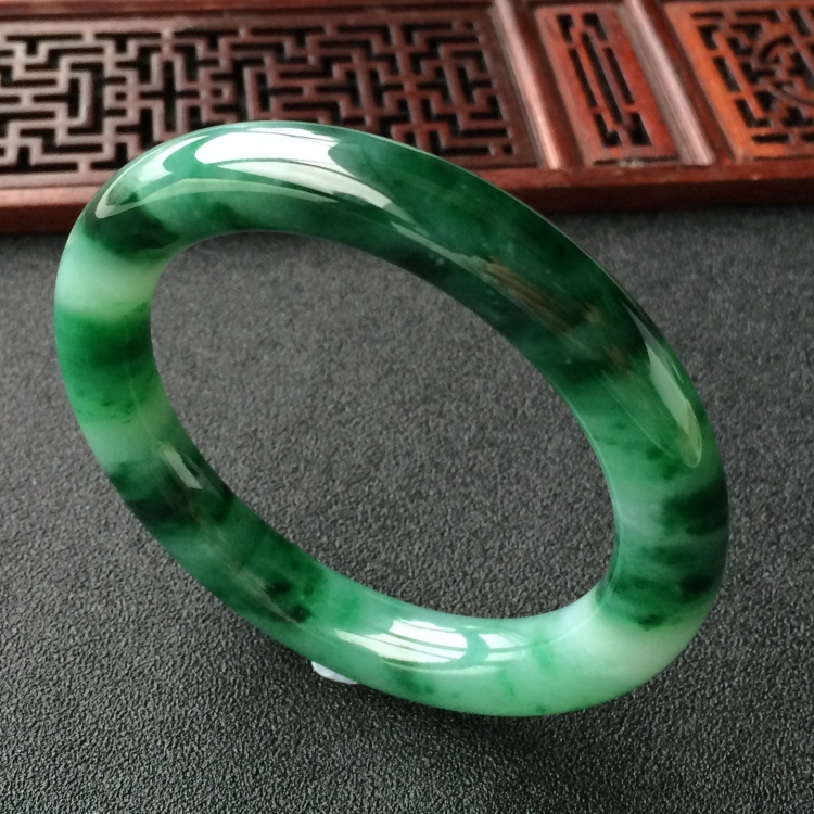 (超值推荐)糯冰种飘花圆条手镯(52.2mm)