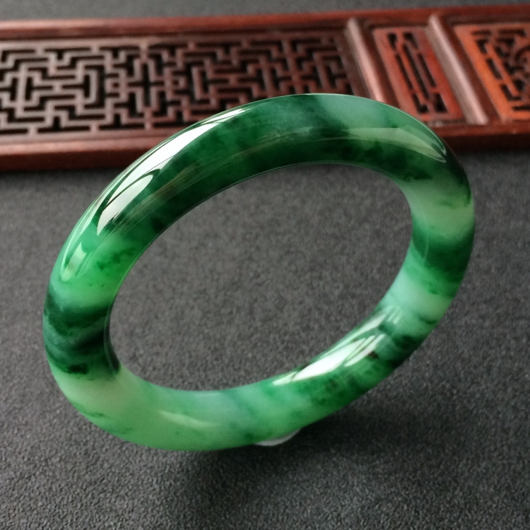 (超值推荐)糯冰种飘花圆条手镯(52.2mm)