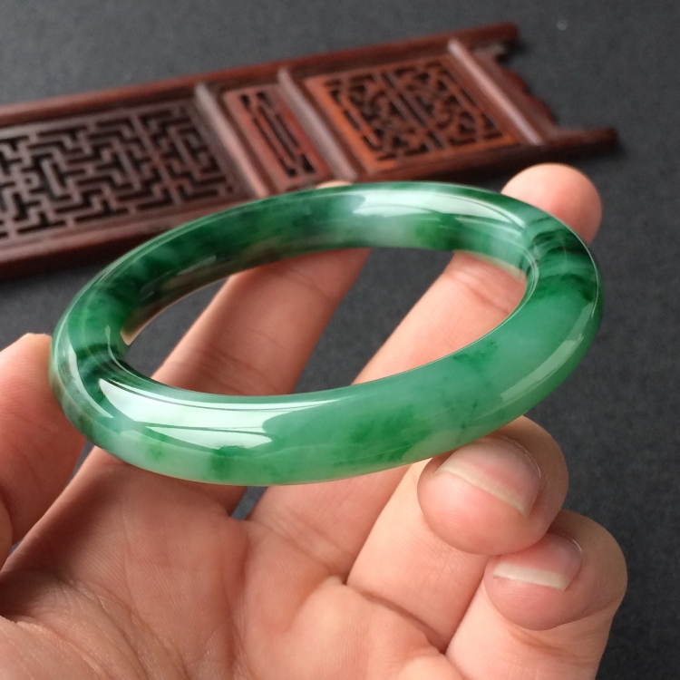 (超值推荐)糯冰种飘花圆条手镯(52.2mm)