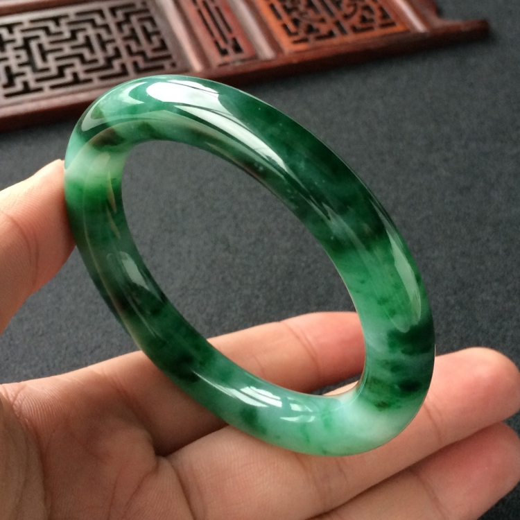 (超值推荐)糯冰种飘花圆条手镯(52.2mm)