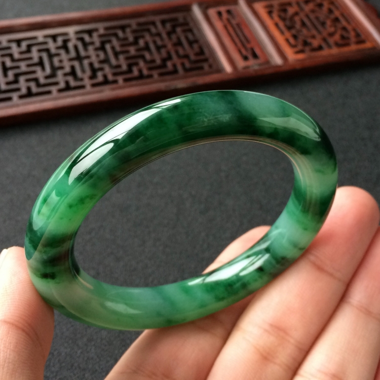 (超值推荐)糯冰种飘花圆条手镯(52.2mm)